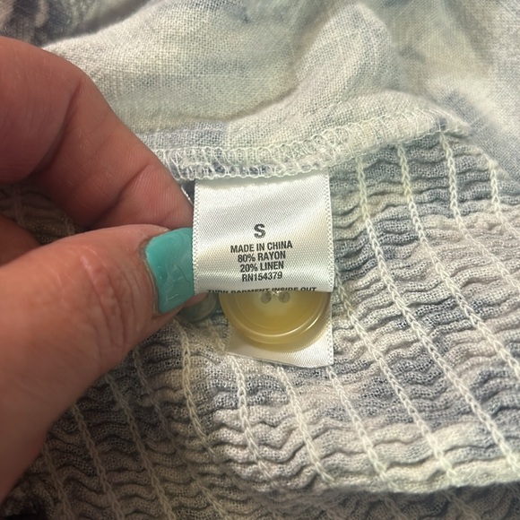 5 Aeropostale Juniors Floral Spaghetti Strap Faux Wrap Button Romper Small - Picture 16 of 16